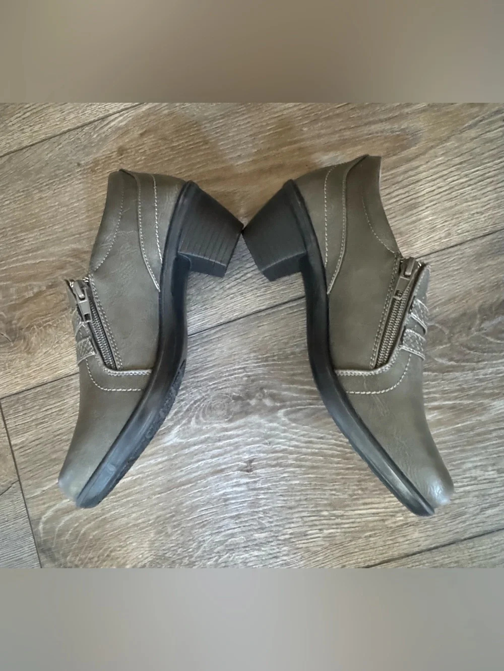 Easy Street Comfort Wave Womens 9M Gray Ankle Booties Shoes Side Zip